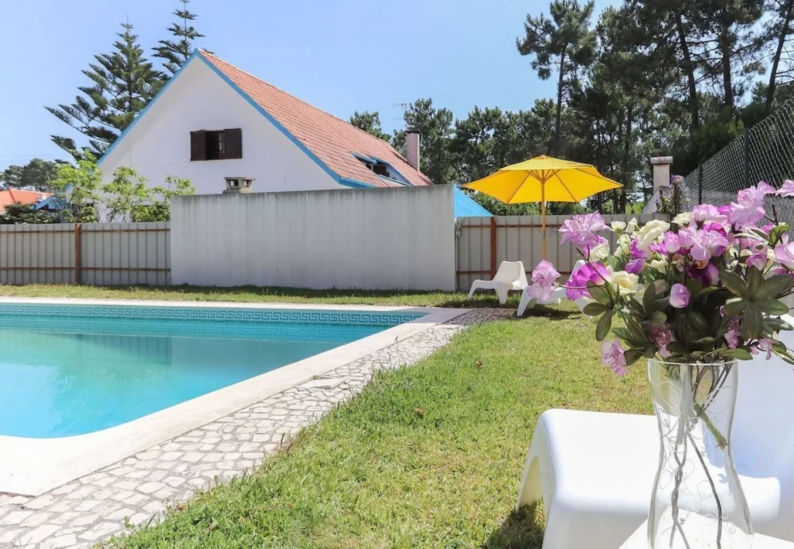 Caparica Beach Villa by Homing