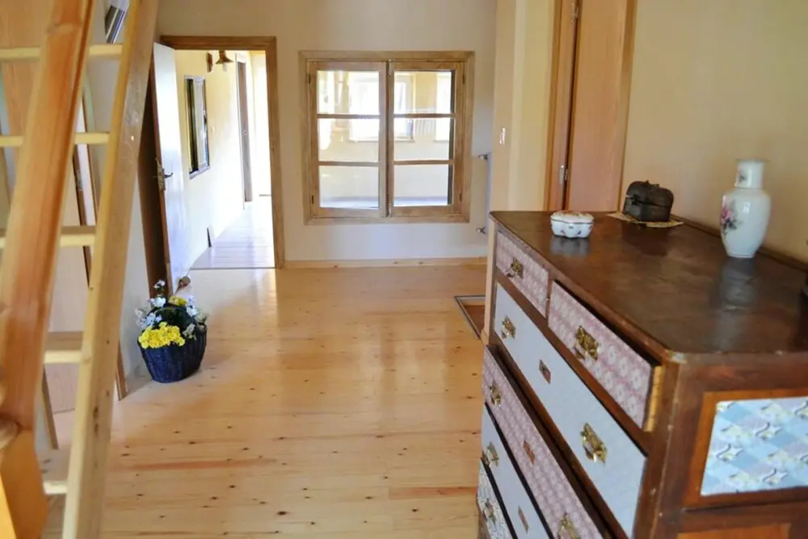 House With 5 Bedrooms in Morales de Rey, With Enclosed Garden and Wifi Near the Slopes