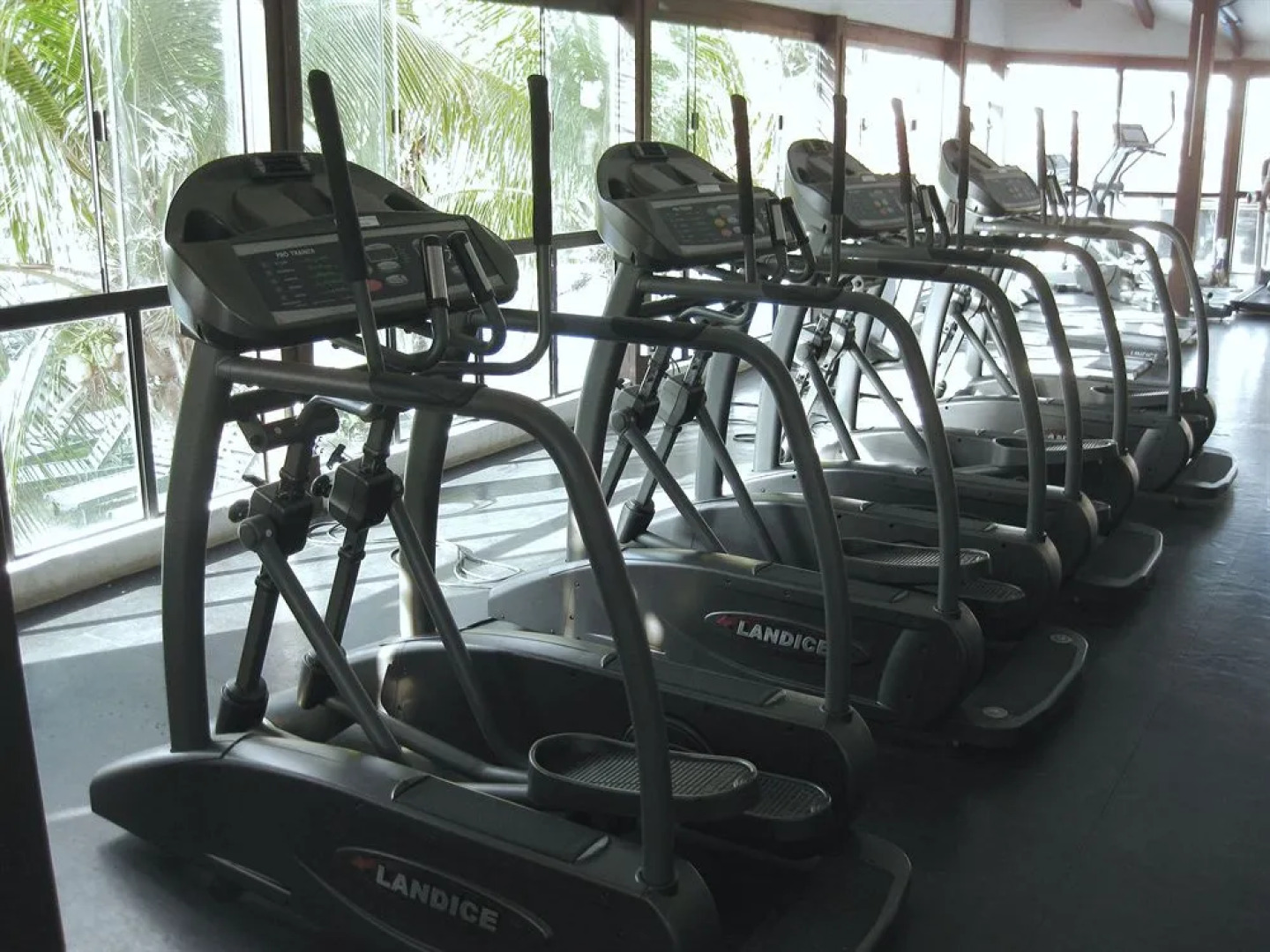 Urbari Apartment Hotel