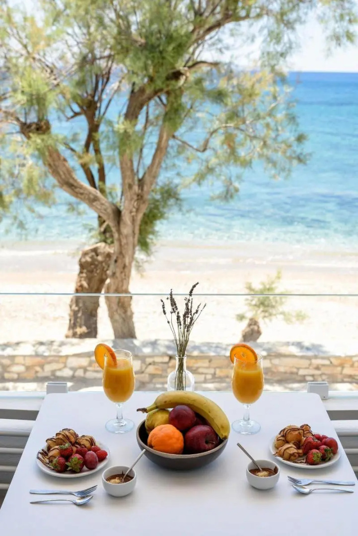 Blue Waves Suites & Apartments To Kyma