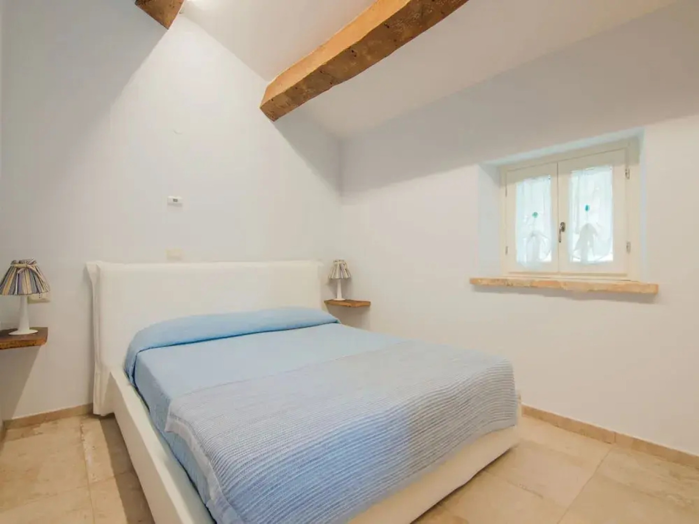 Chic Villa in Acqualagna with Hot Tub in Pool & Private Garden