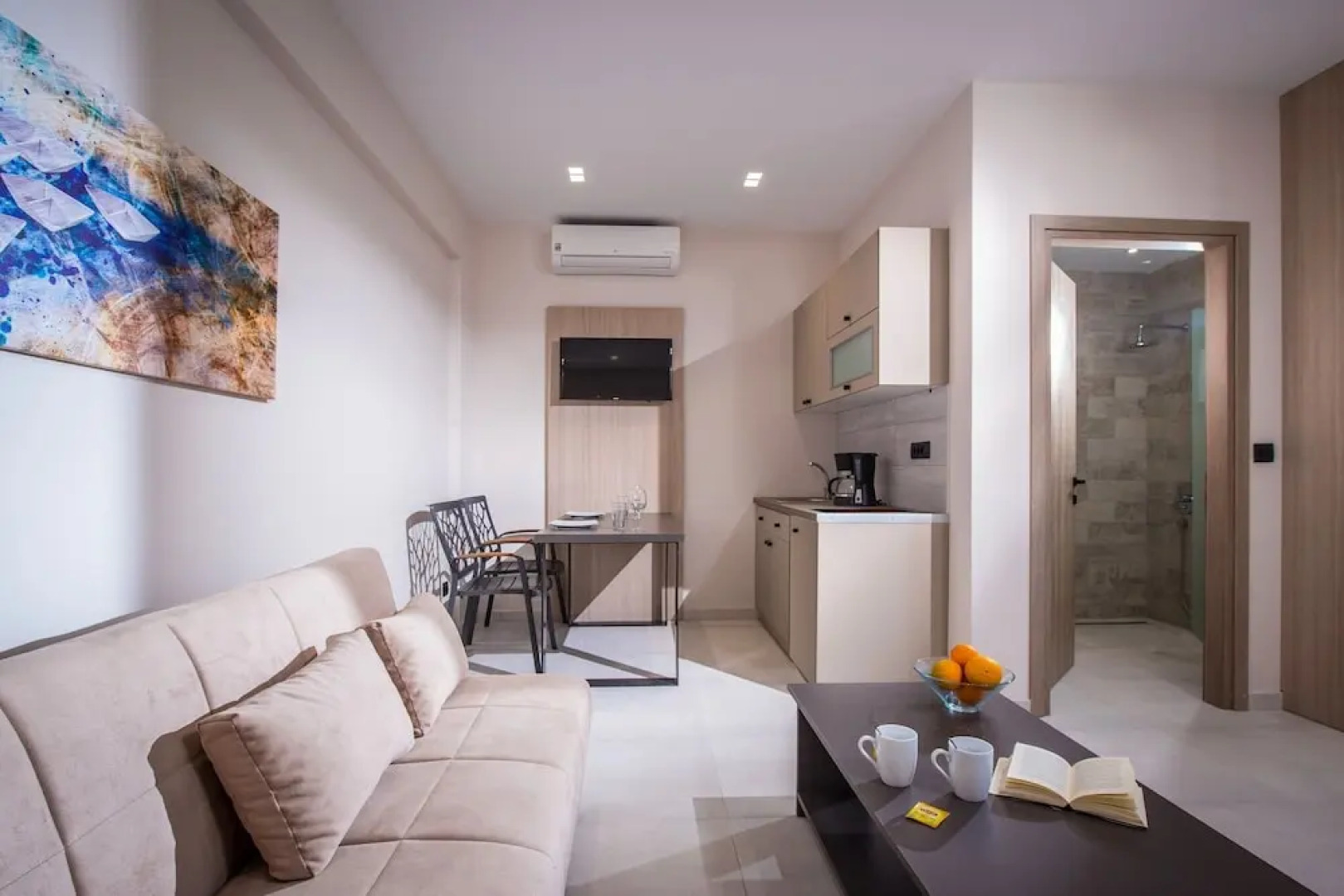 Enorme Eanthia Beach