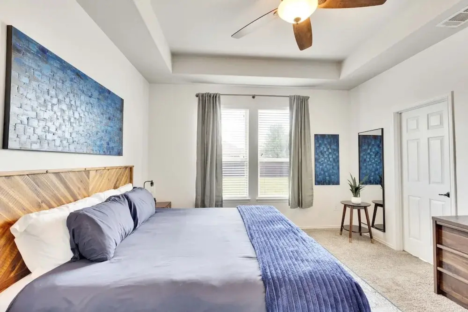 Luxury 4BR 2 5BA Home EV Charger Pool Access