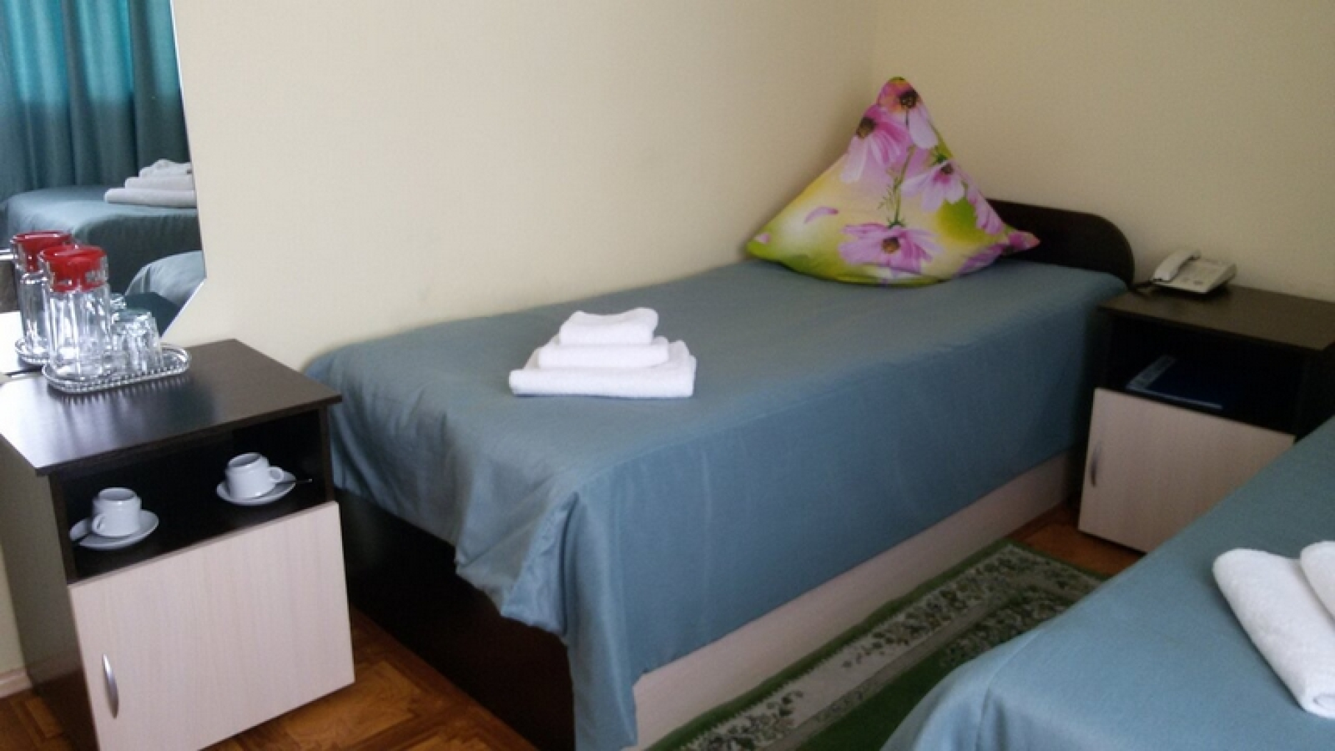 У Трех пещер