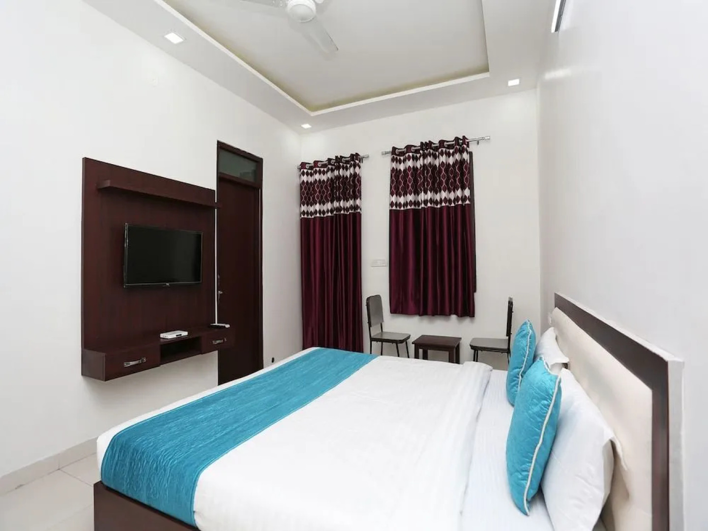 OYO 14971 C D Guest House
