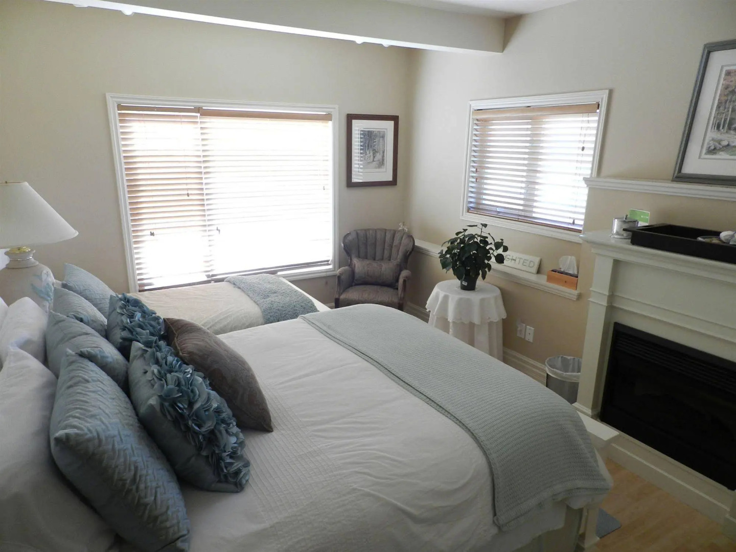 The Stone Gate Inn Bed & Breakfast