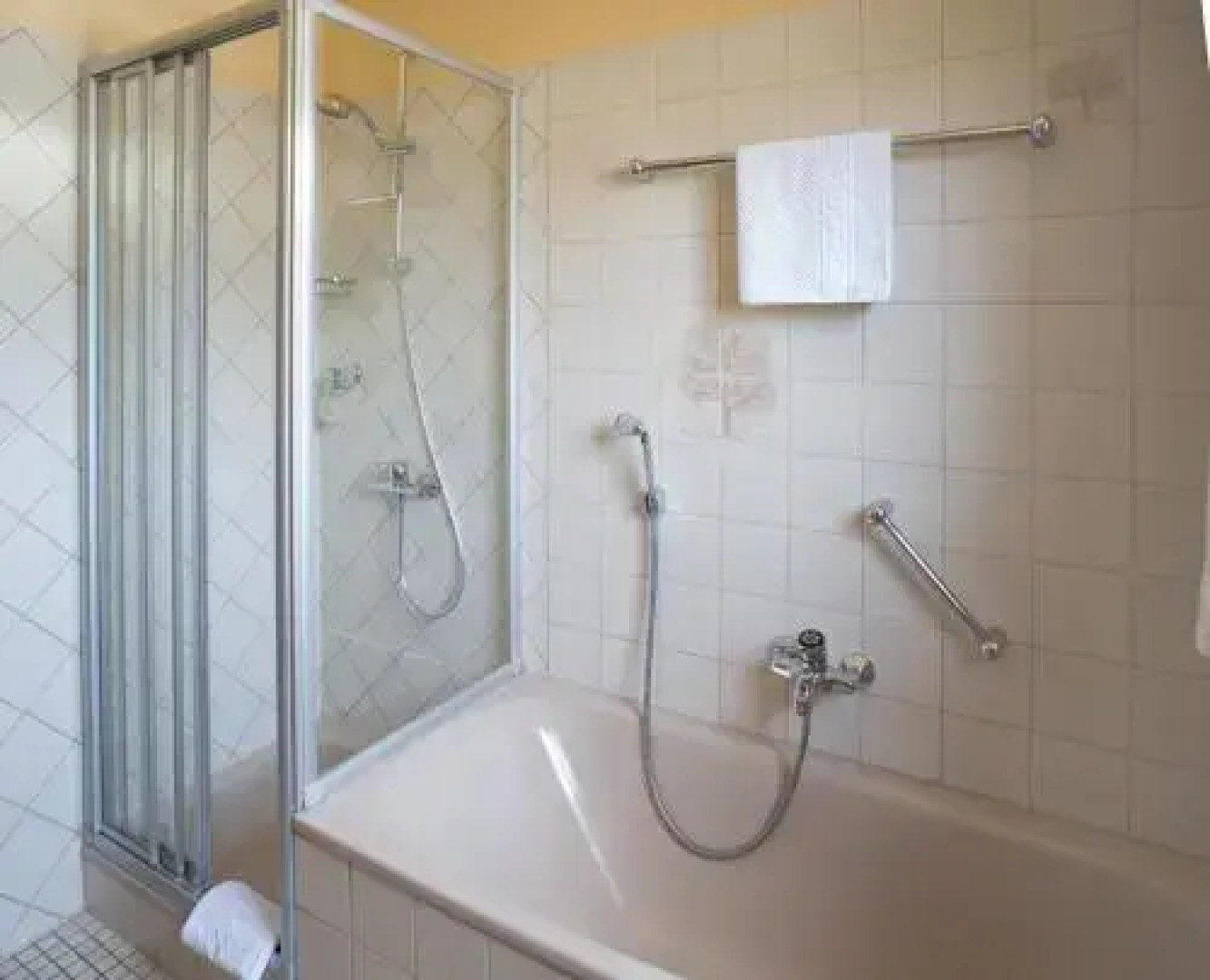 Weingut Lutz (Landhotel Lutz)