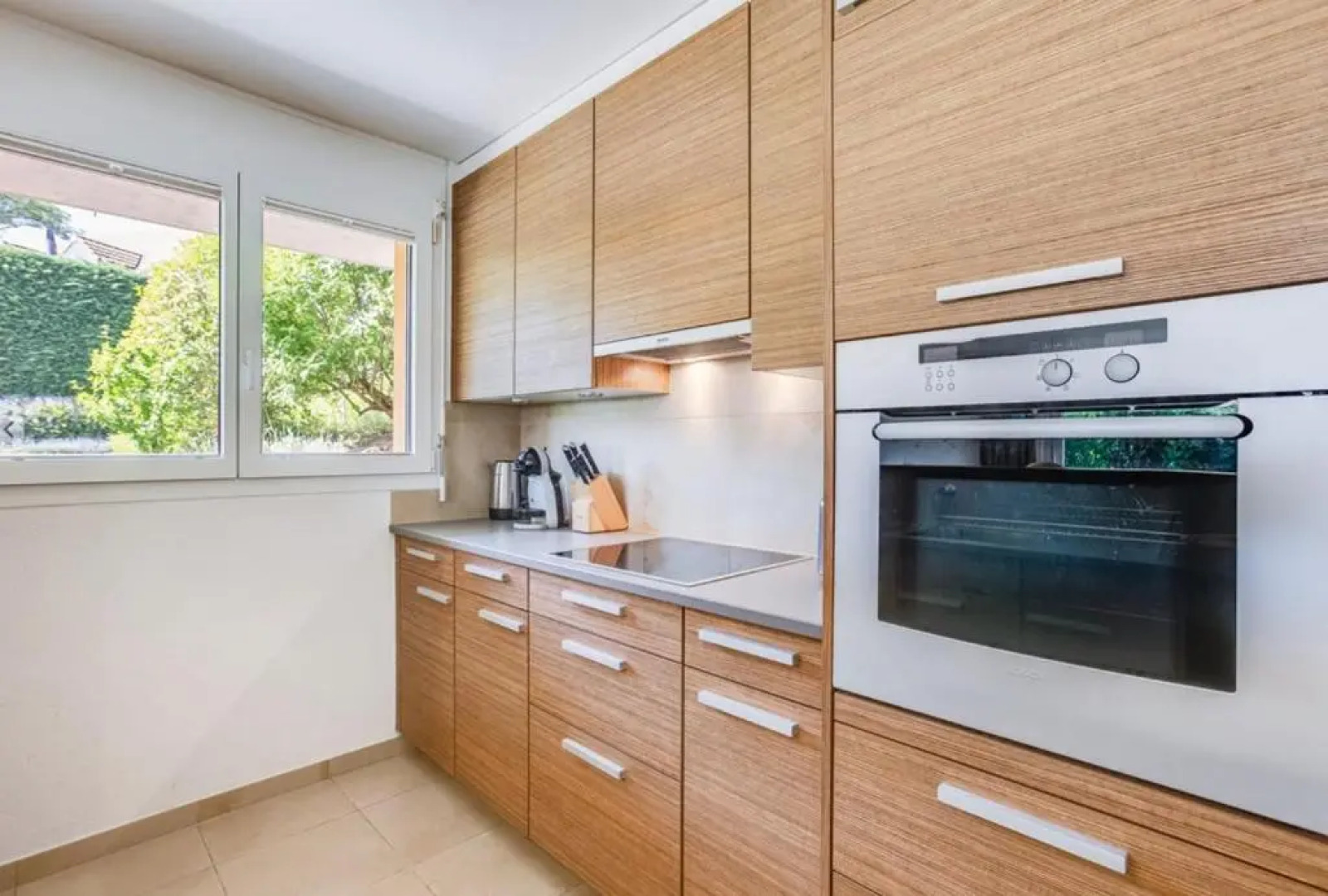 Beautiful and cozy apartment for families with a large garden terrace in Blonay by GuestLee