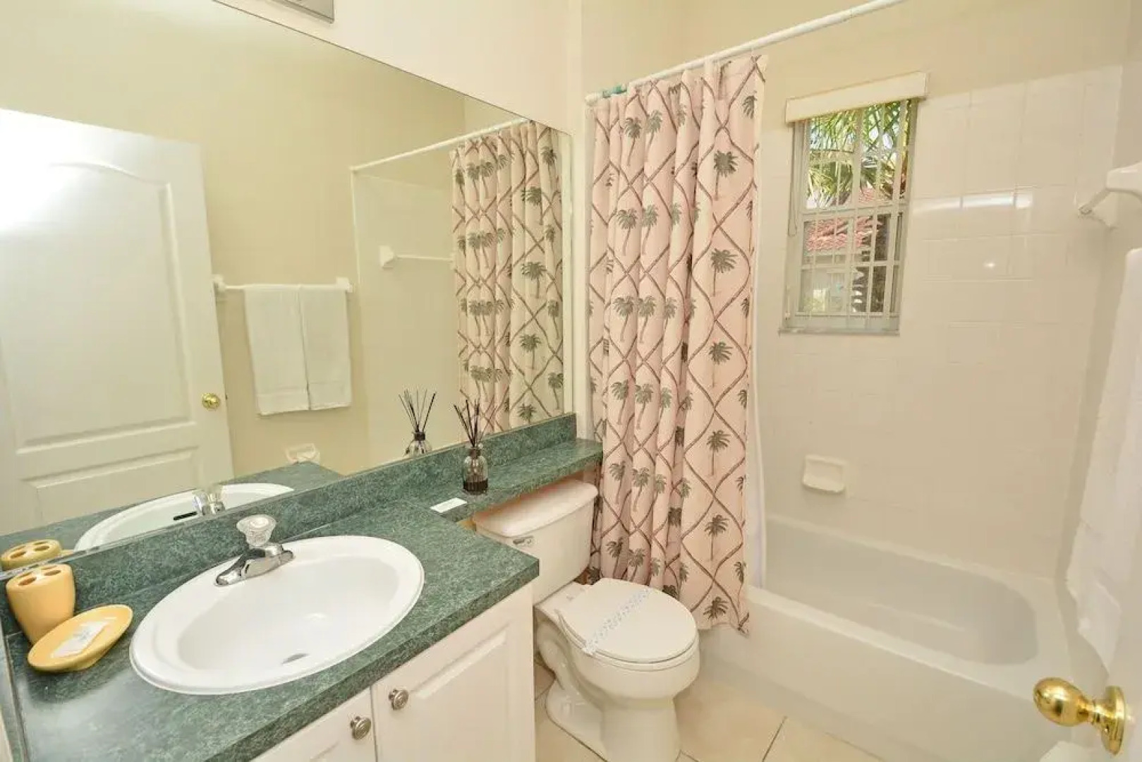 T159BD Sunshine Haven 3 Br villa by RedAwning