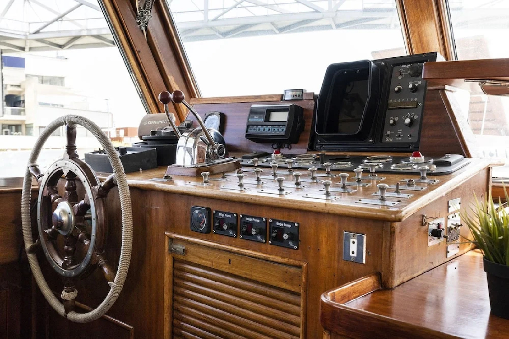 Luxury Boat in Port Forum