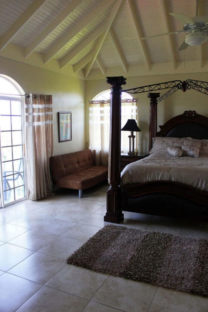 Retreat Guesthouse Luxury Suites