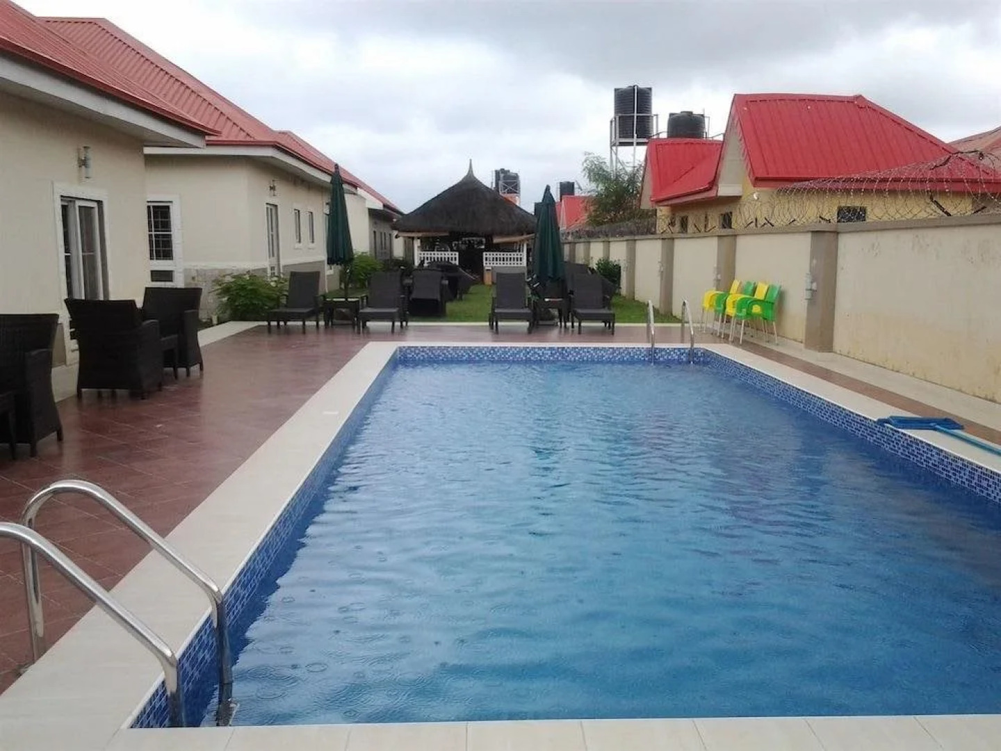 Pearl Manor Luxury Suites