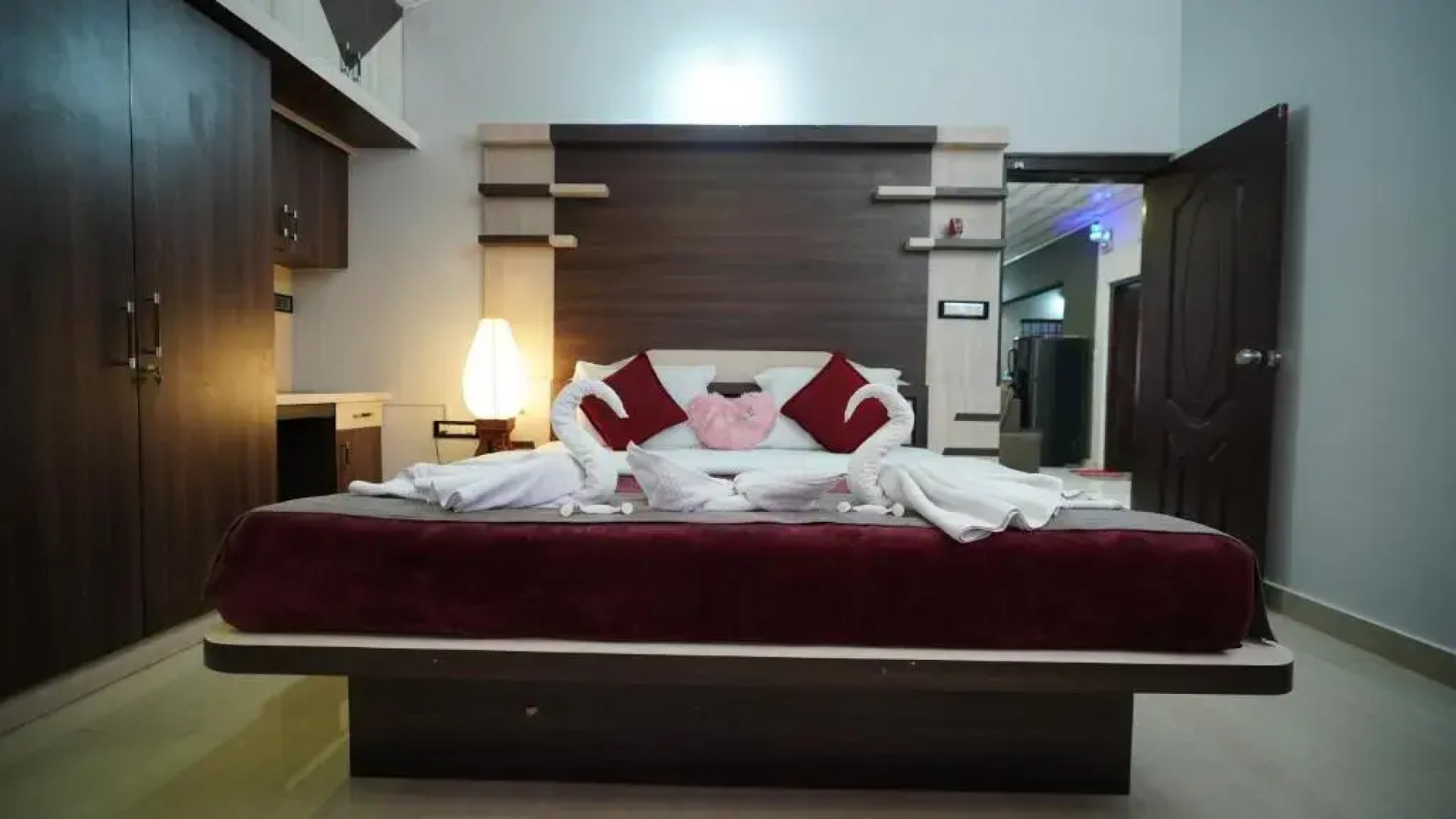 Srinikethana Home Stay with Swimming Pool