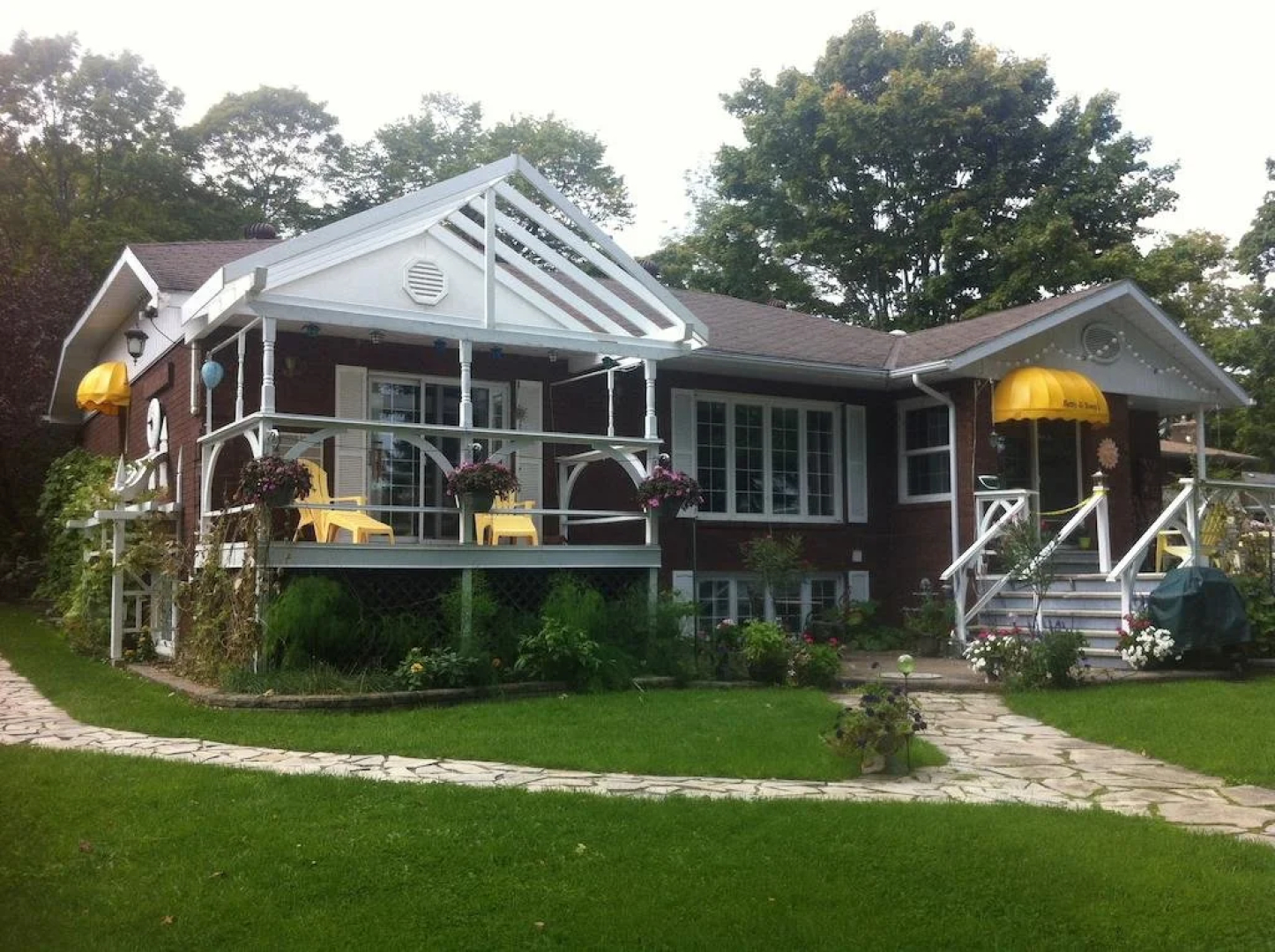 Betty & Tony's Waterfront B&B