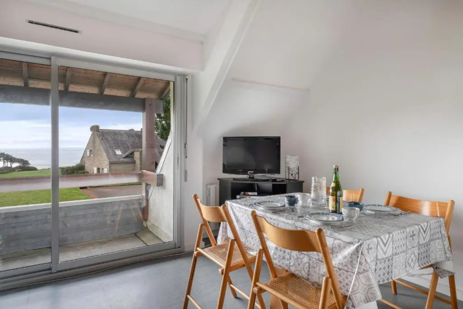 Appartement accueillant pour 4 personnes, a quelques metres de la plage