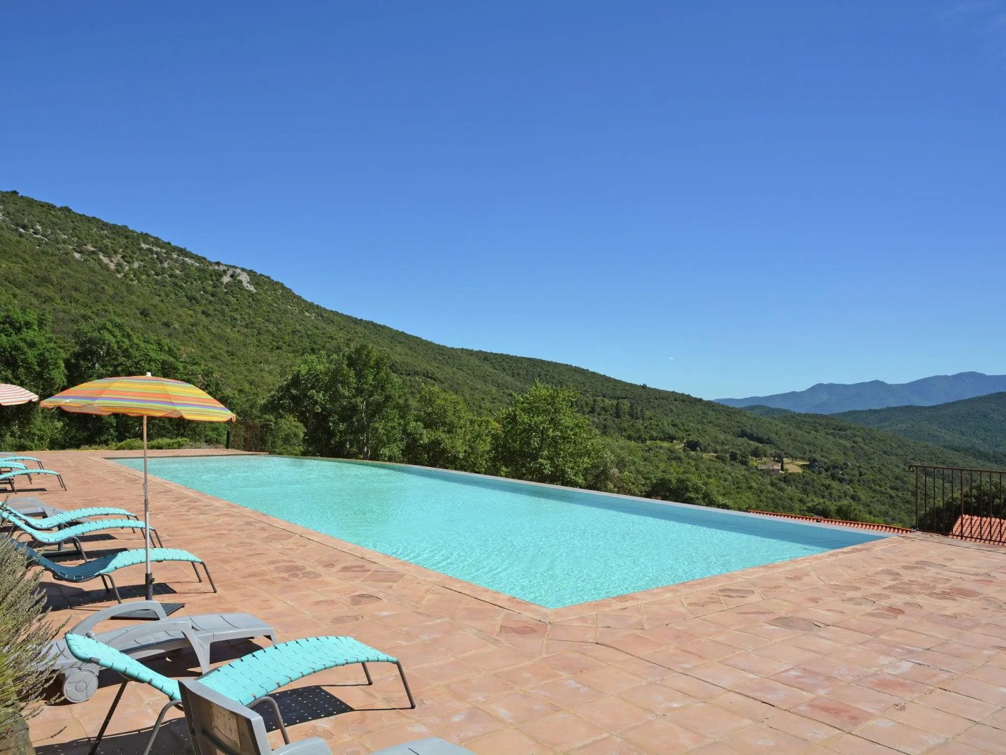 Comfortable Villa in Prunet-et-Belpuig with Terrace