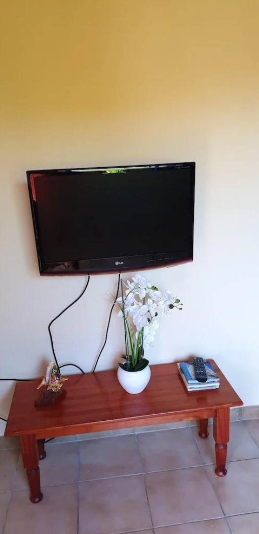 House With 2 Bedrooms in Sainte-anne, With Enclosed Garden and Wifi -