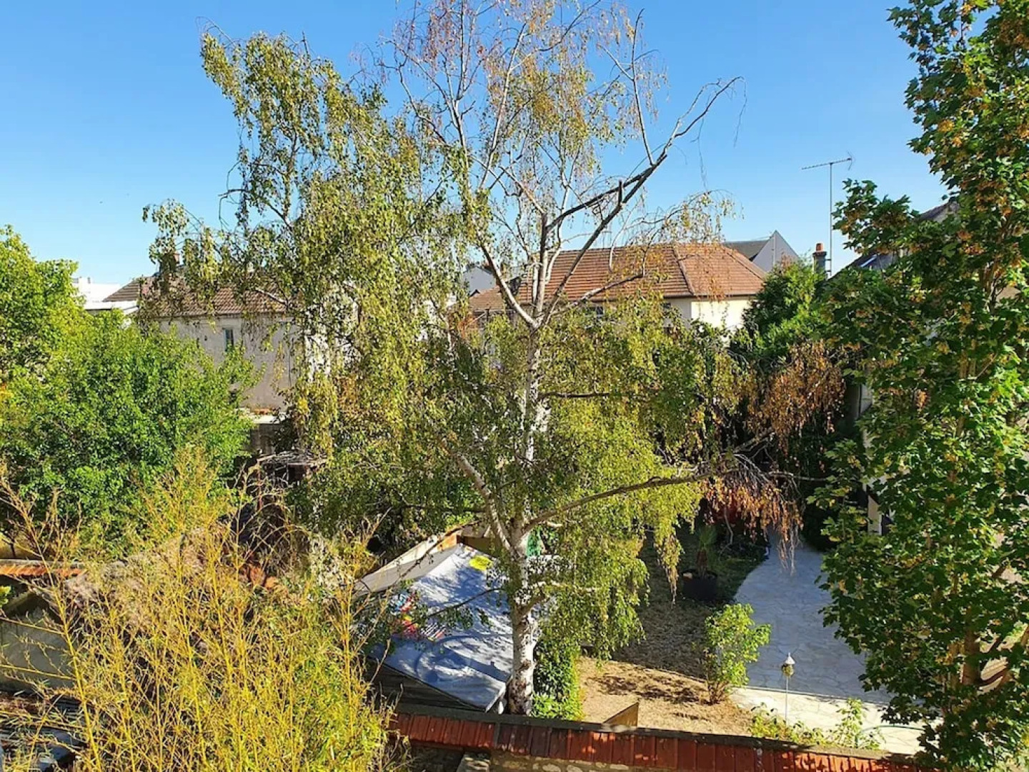 LA MARINA-Center-Parking-StationtoParis