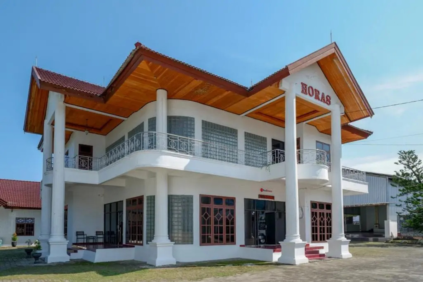 RedDoorz @ Hotel Horas Palopo