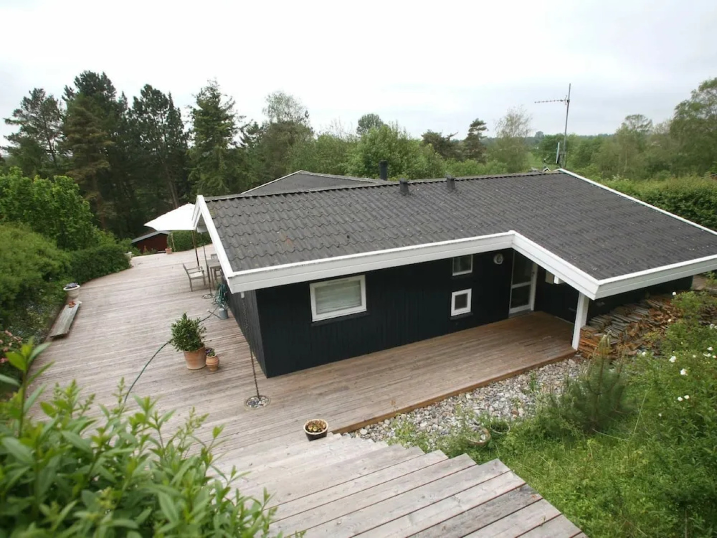 Splendid Holiday Home in Dronningmolle near Beach