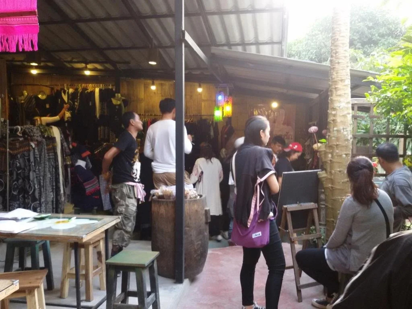 清迈湄康蓬胡安伯格哈格酒店(Maekampong Huean Bog Hug Chiangmai)