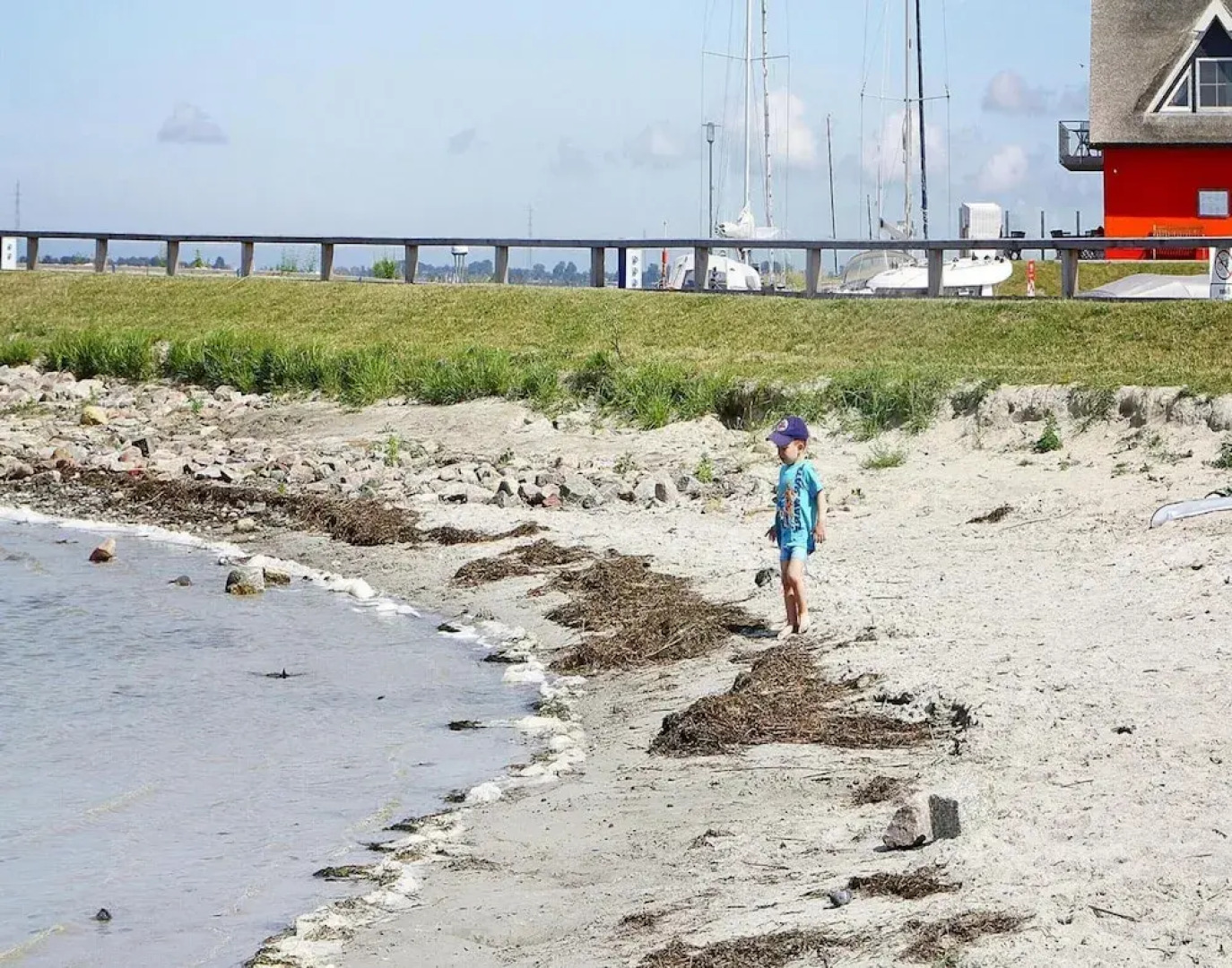 Holiday Home Lotsenhaus am Breetzer Bodden