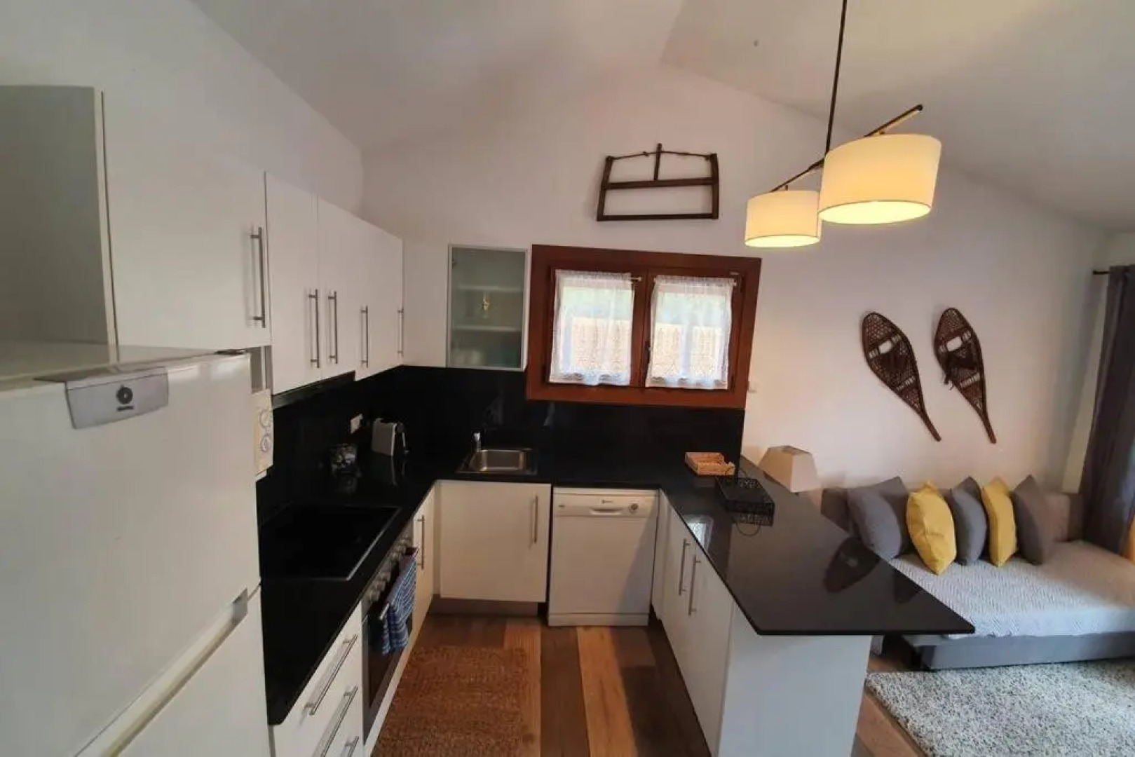 Bonita casa. Gran jardín. Con wifi.