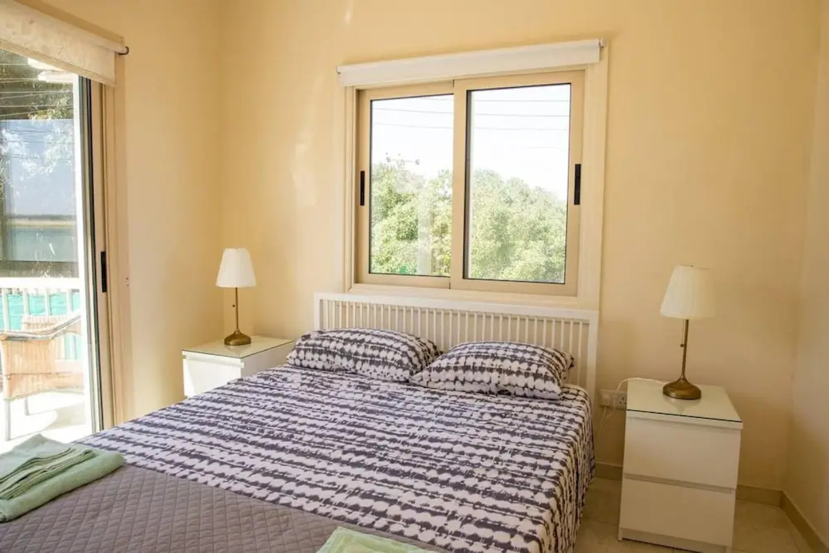 Captivating Lake & Oceanview Getaway House