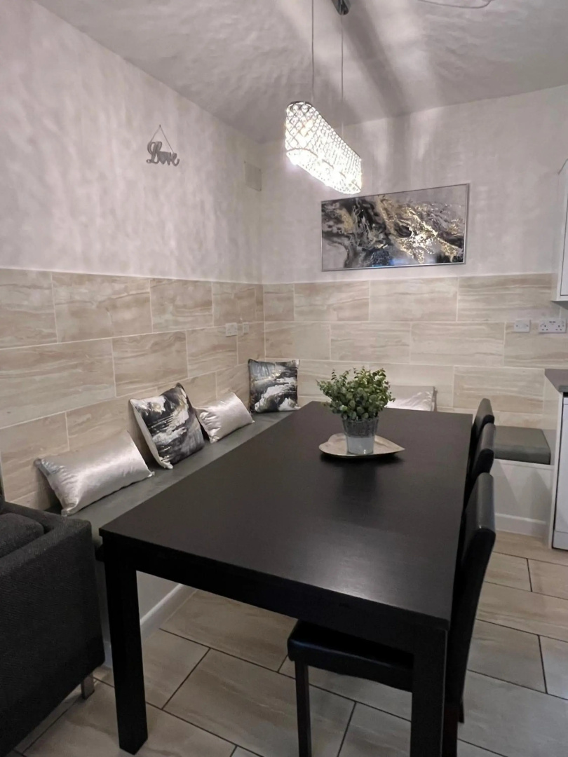 3 BD Ground Floor, Lovely and Spacious Apt on the Edge of Glastonbury and Street