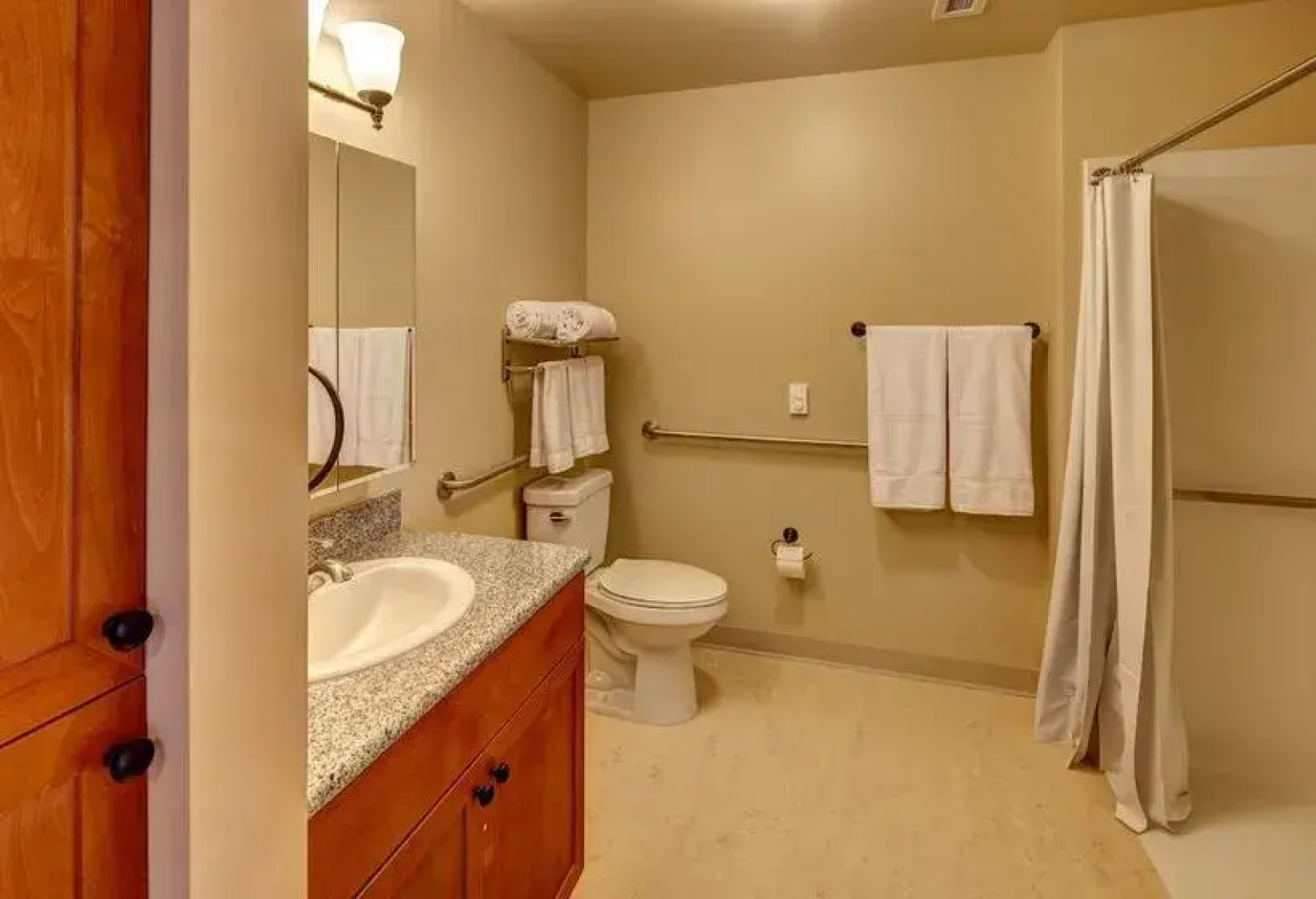 Clarion Hotel & Suites Williston