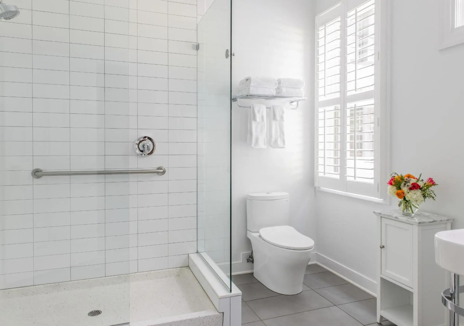 Oakhurst Inn at the University