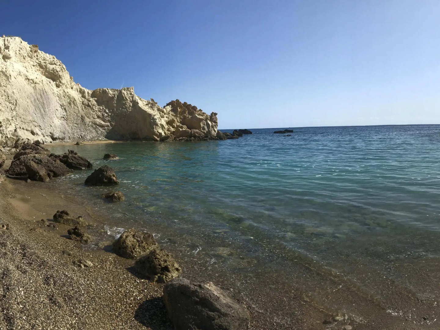 Beautiful Spacious Villa, Large Plot, 600m of Sandy Beach, Near Makry Gialos, Se