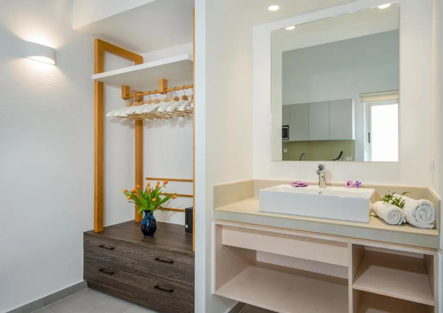 Lotus Hotel Apartments