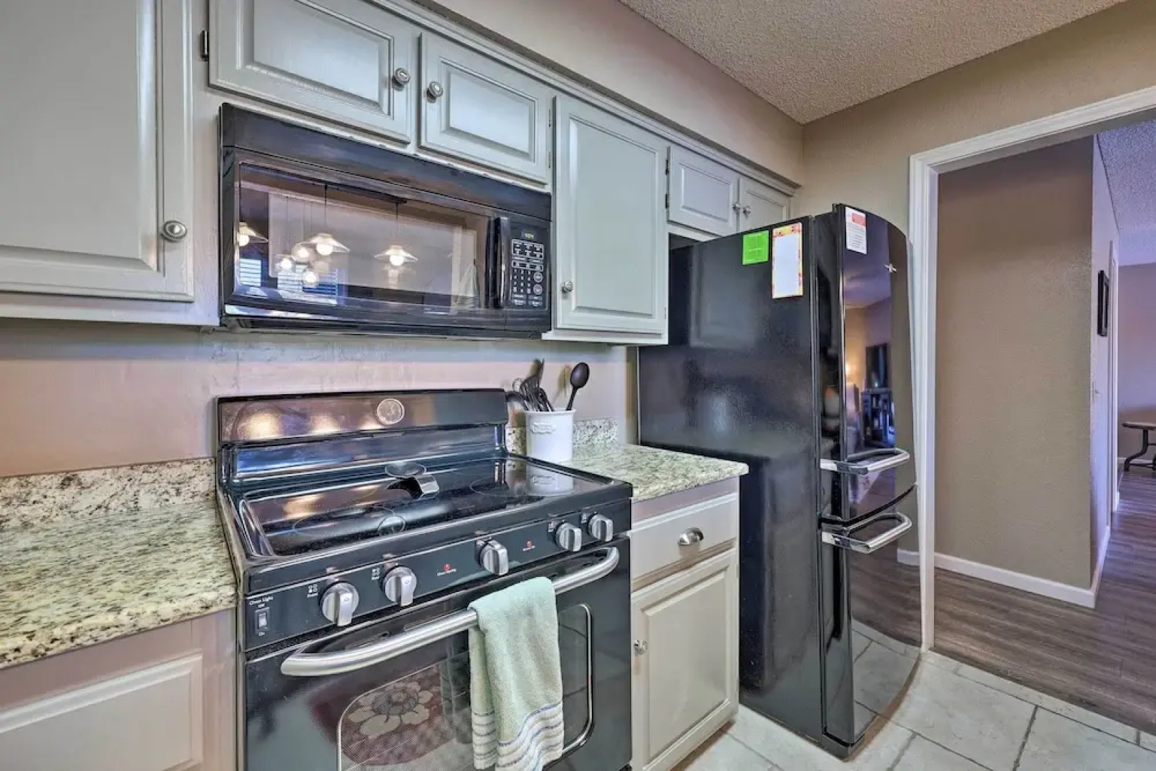 Bella Vista Home w/ Deck + Trails: On Golf Course!