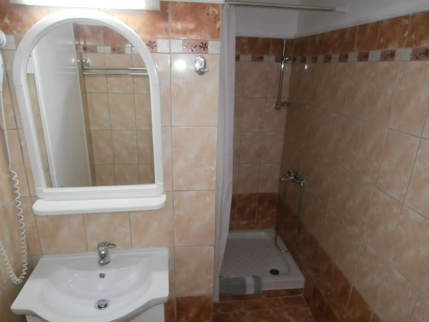 River Studios & Apartments