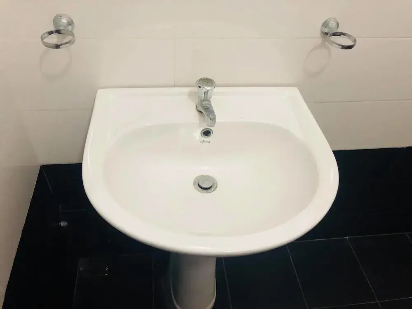 OYO 352 Sea Breeze Hotel