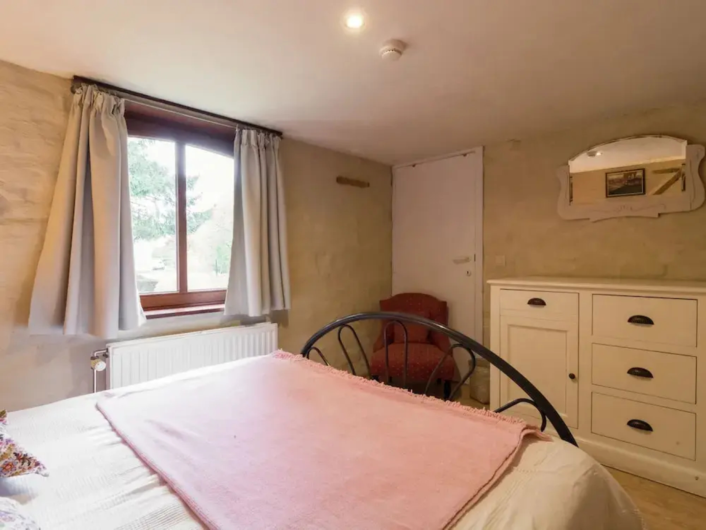 Pleasant Holiday Home With Garden in Ciney