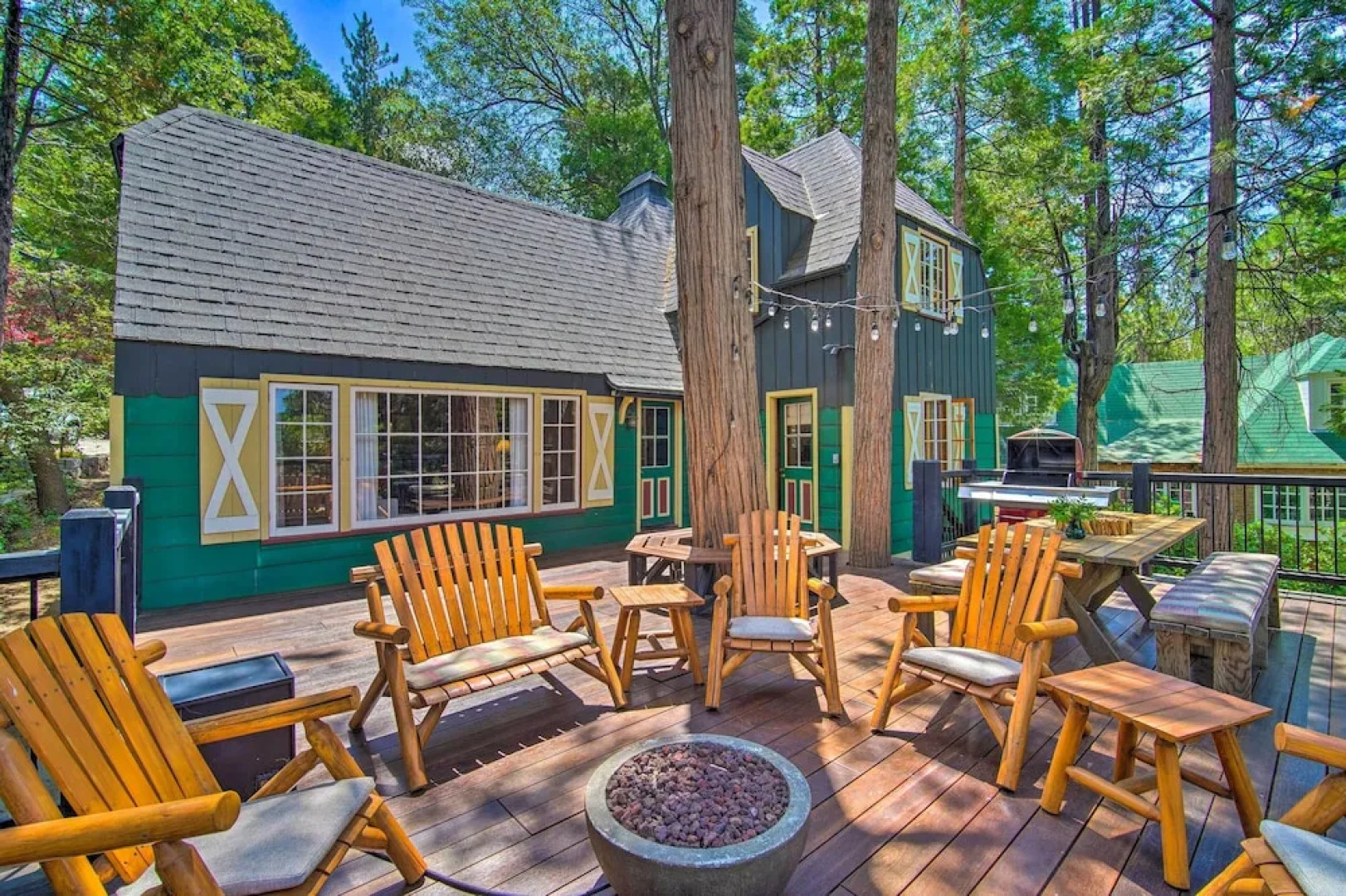 Vintage Lake Arrowhead Cabin - Walk to Lake!