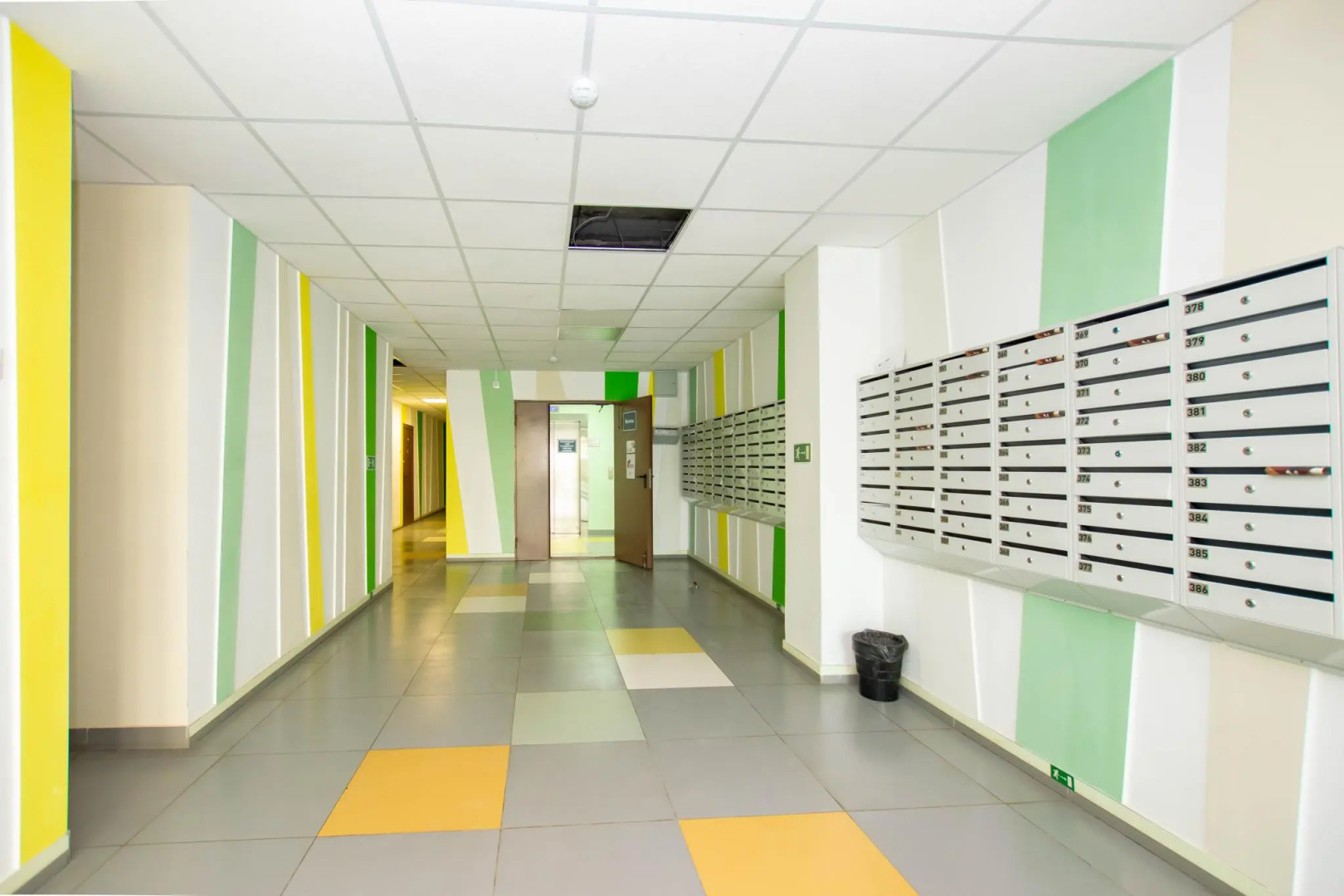 Cosmos (Космос) на улице Революции 48А