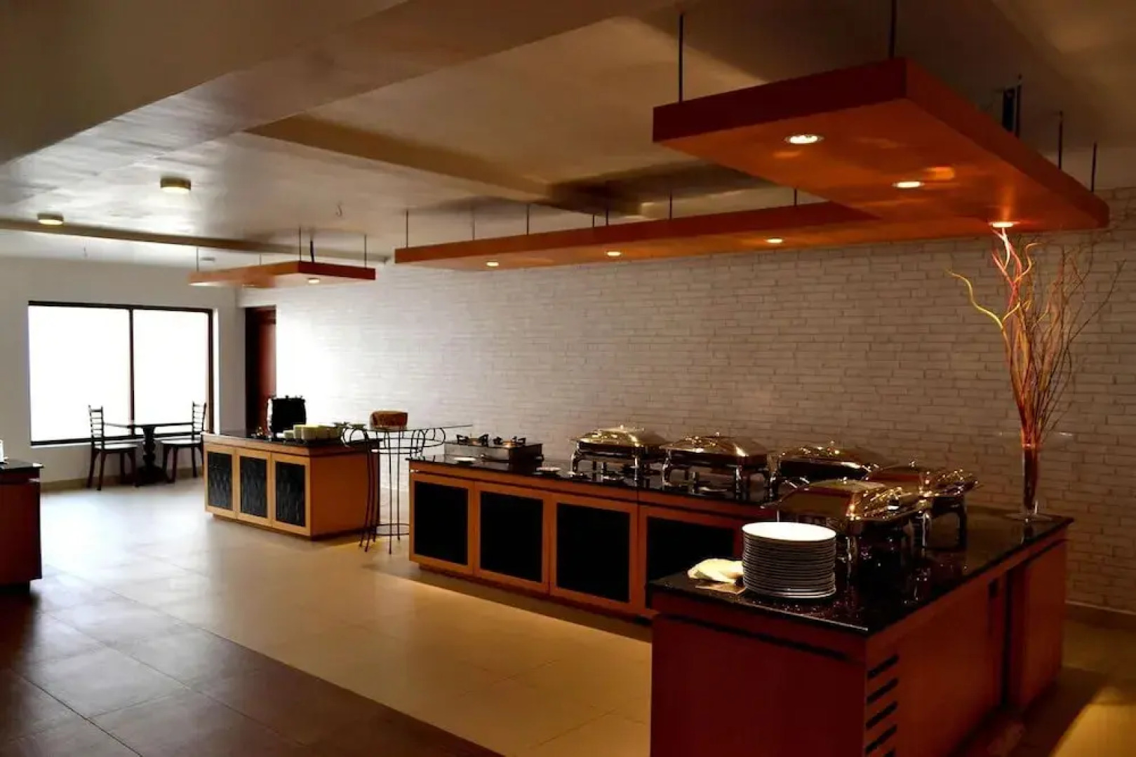 KYNROCK Airport Hotel