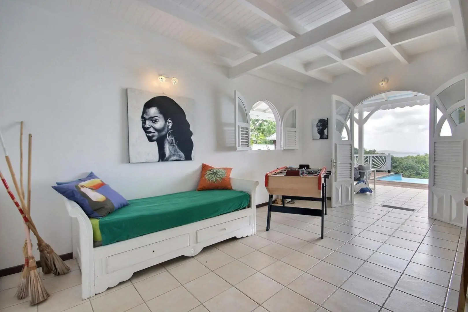 Villa Palmier rouge : 3 ch, piscine à débordement, vue mer et végétation