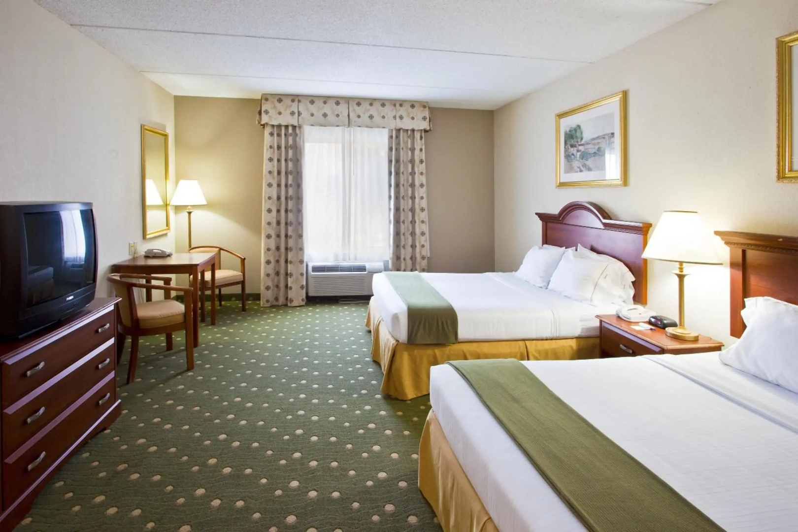 Holiday Inn Express Suites Live Oak