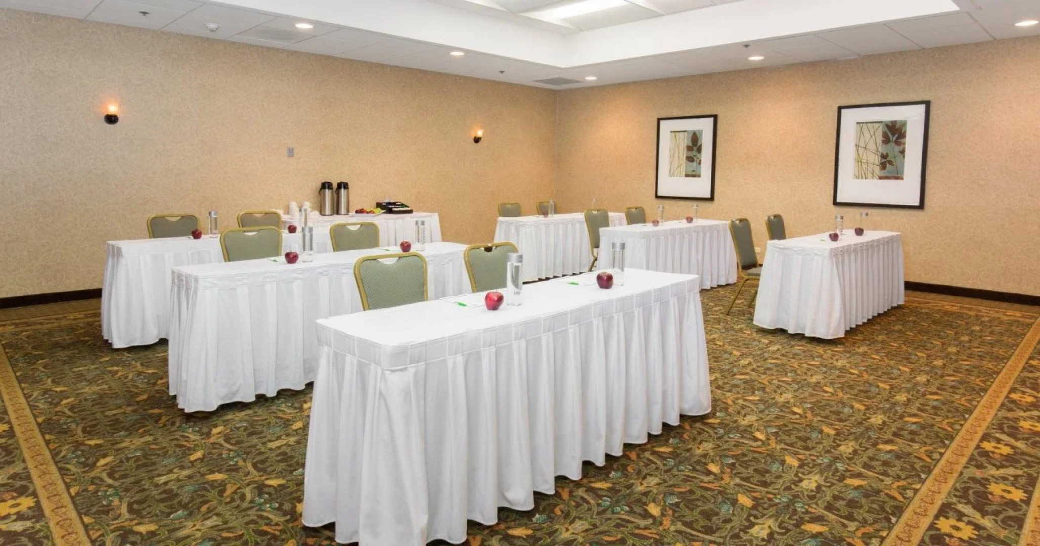 Holiday Inn Chicago Nw Crystal Lk Conv Ctr by IHG