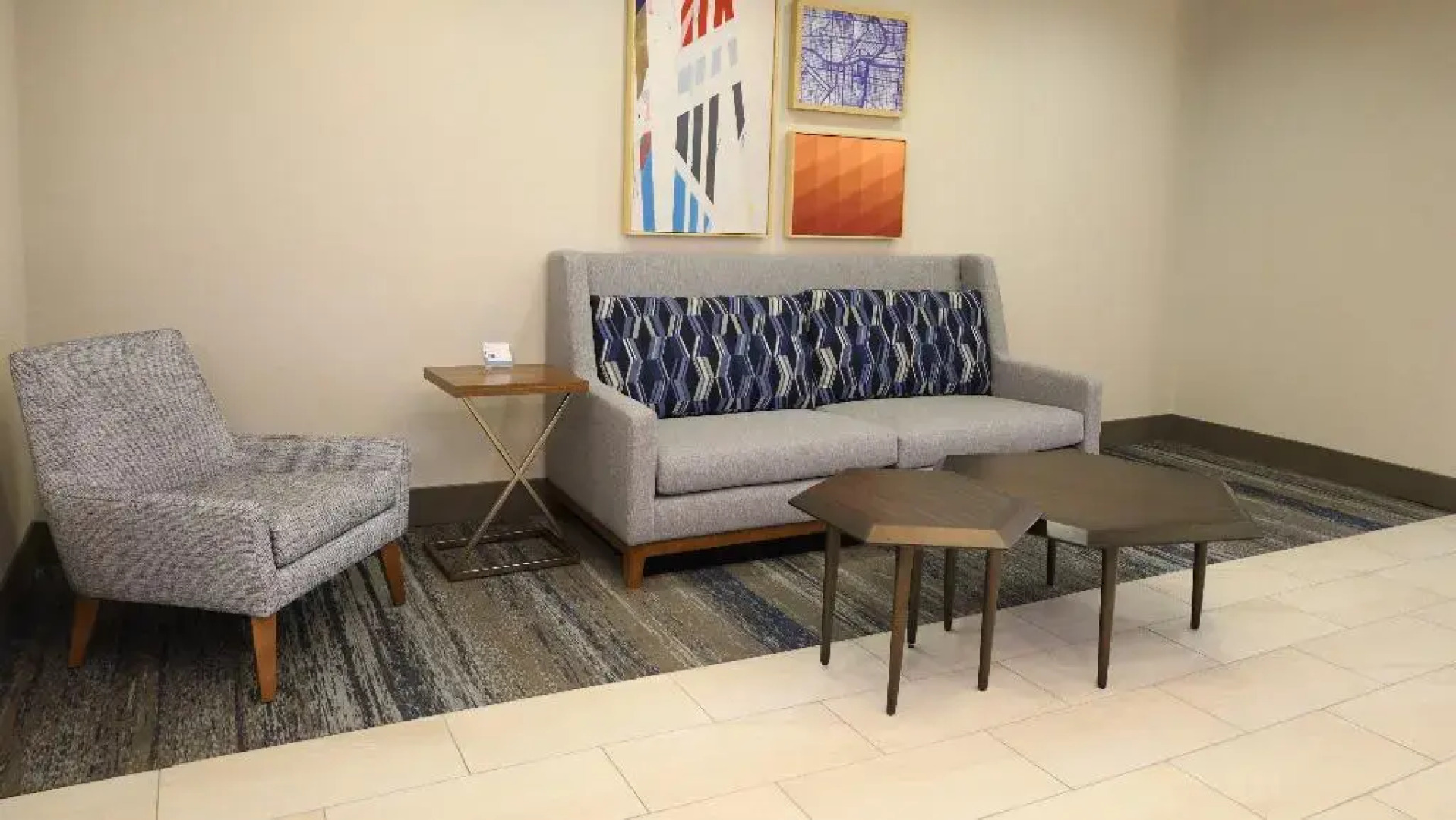 Holiday Inn Express Hotel & Suites Vancouver Mall by IHG