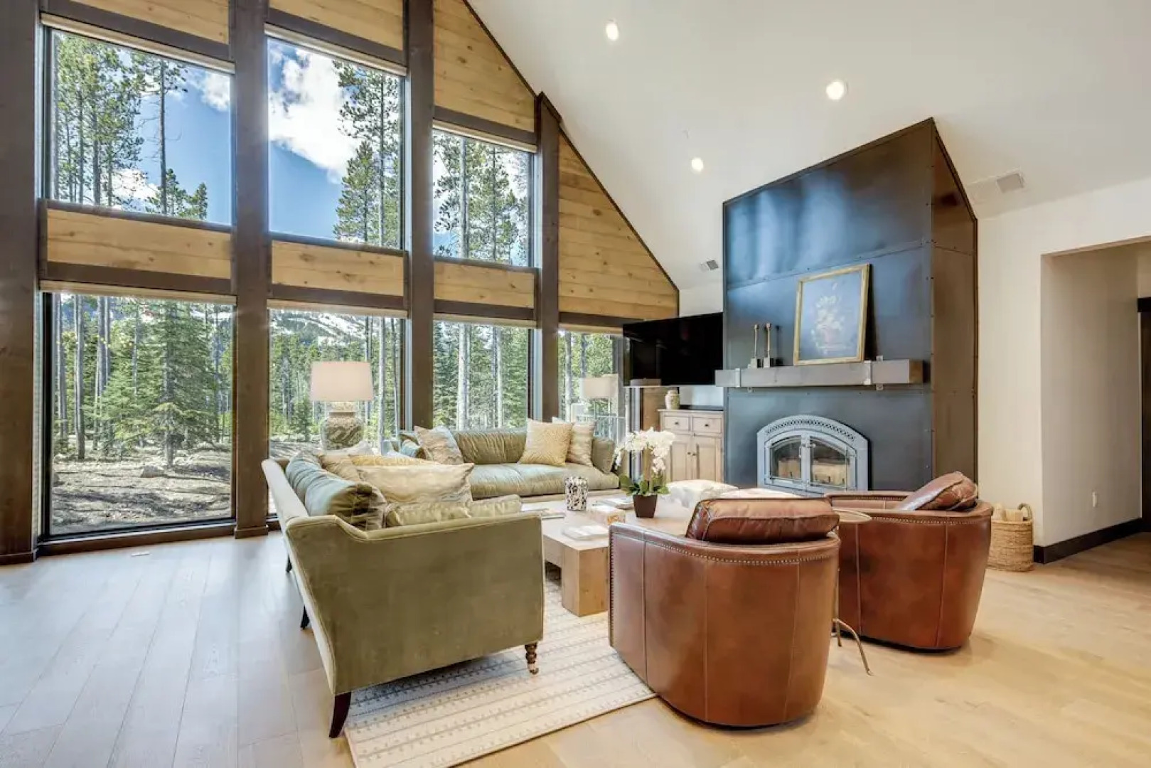 2 Mi to Big Sky Resort: Luxe Mtn-view Retreat!