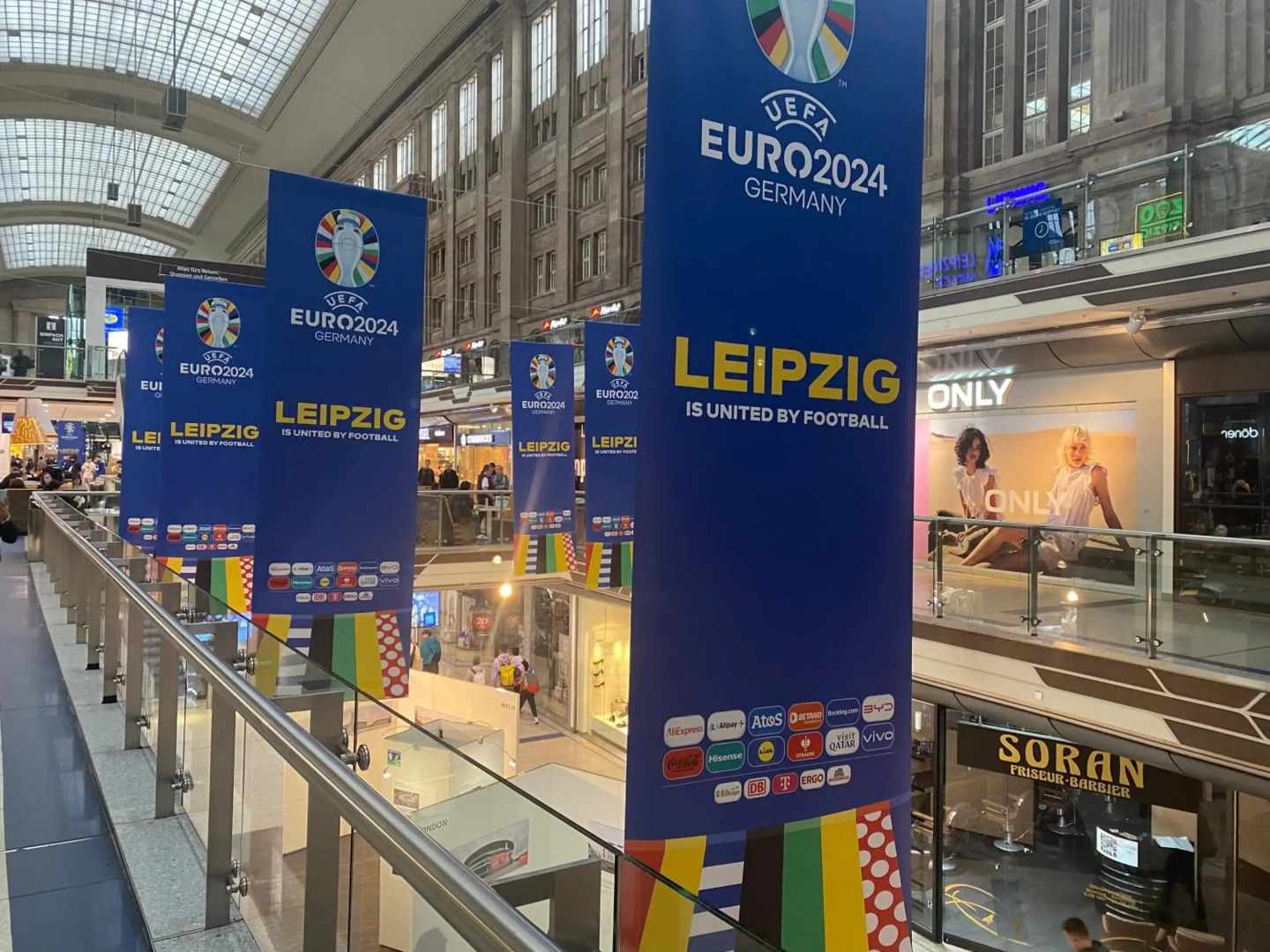 Pool & Lake Holiday Home