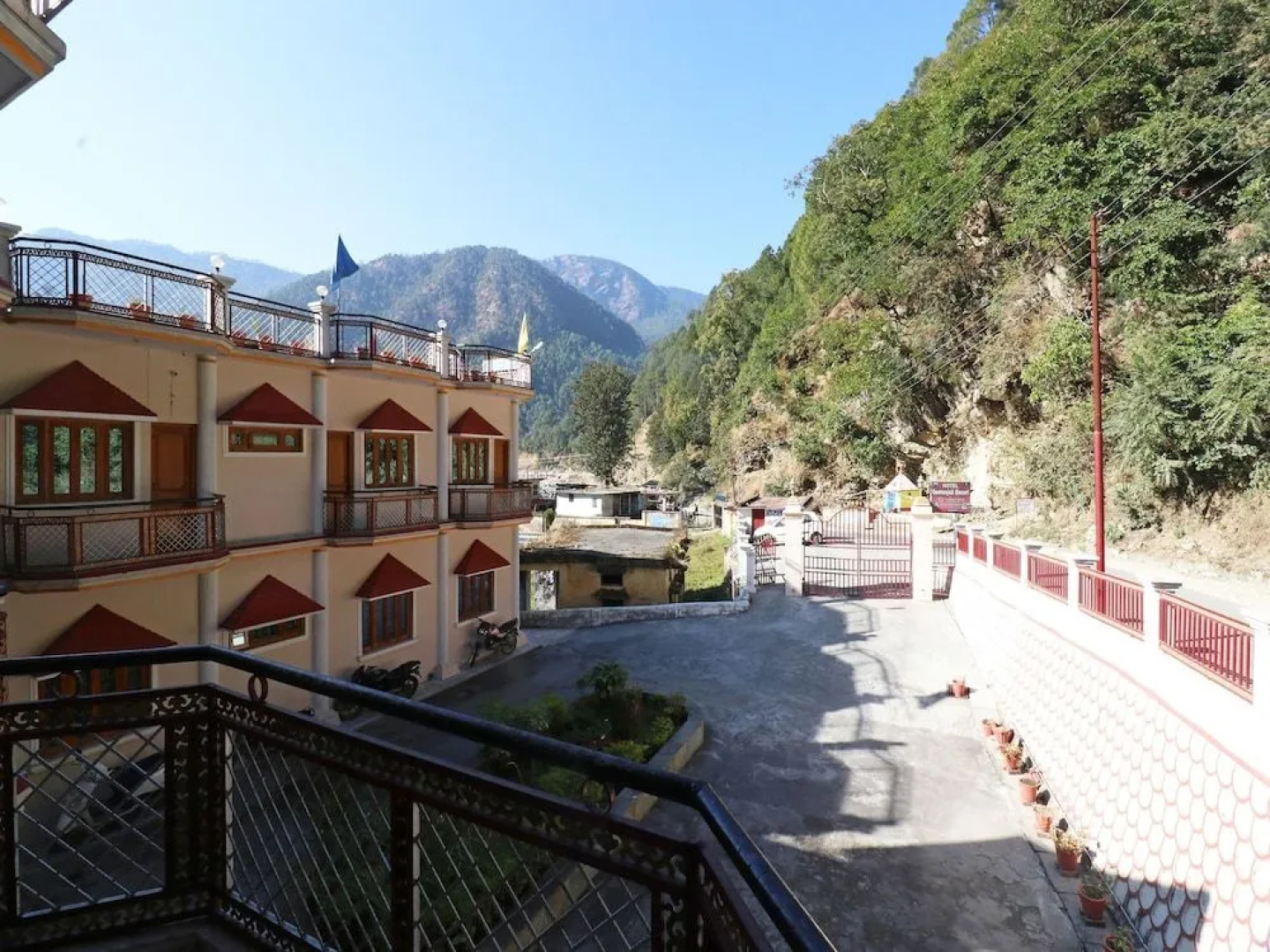 OYO 24319 Hotel Geetanjali Resort