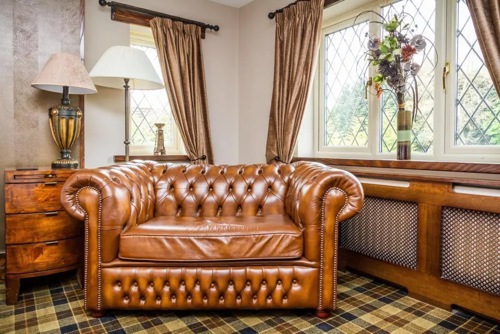 Mayflower bar, eatery & Boutique Inn