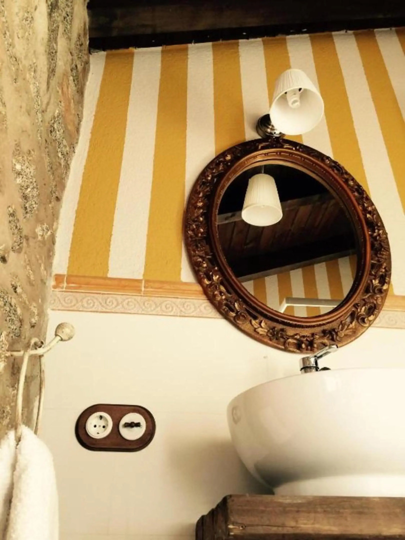 3 bedrooms house with shared pool enclosed garden and wifi at Alcaracejos