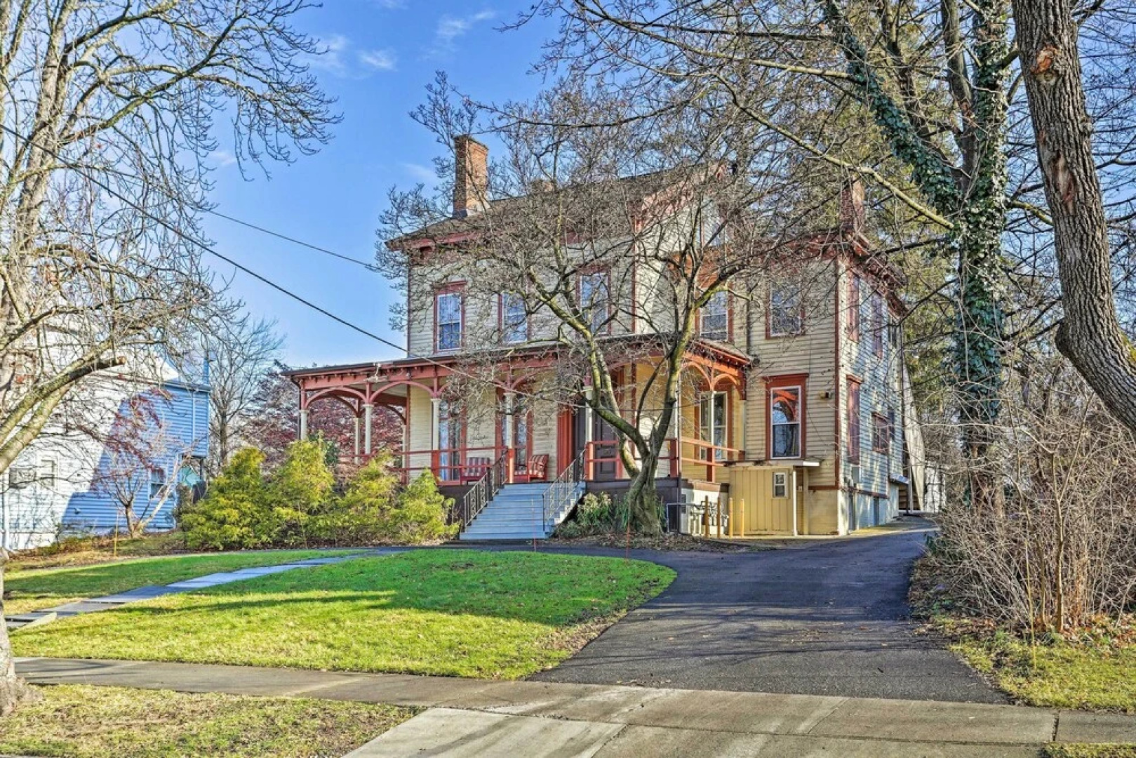 Historic Poughkeepsie Apt - Walkable Location